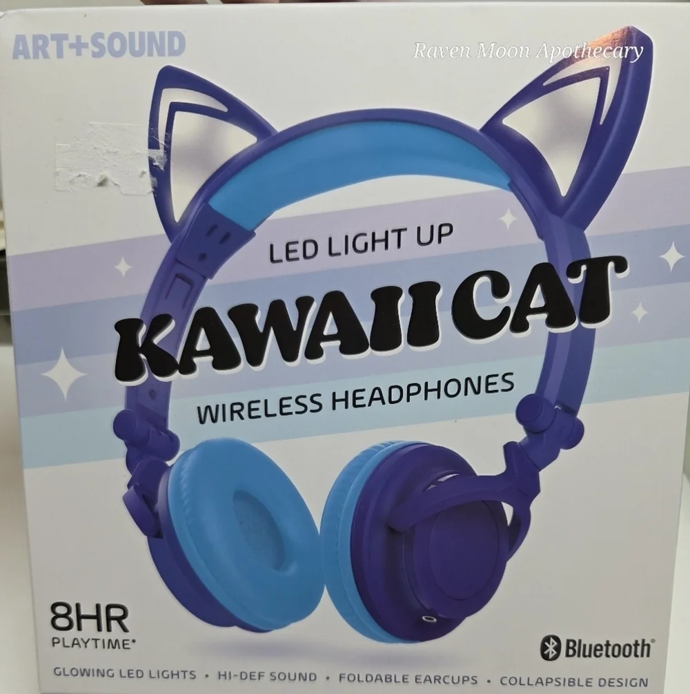 NWOT Kawaii Cat LED Light Up Wireless Headphones - Blue and Purple
